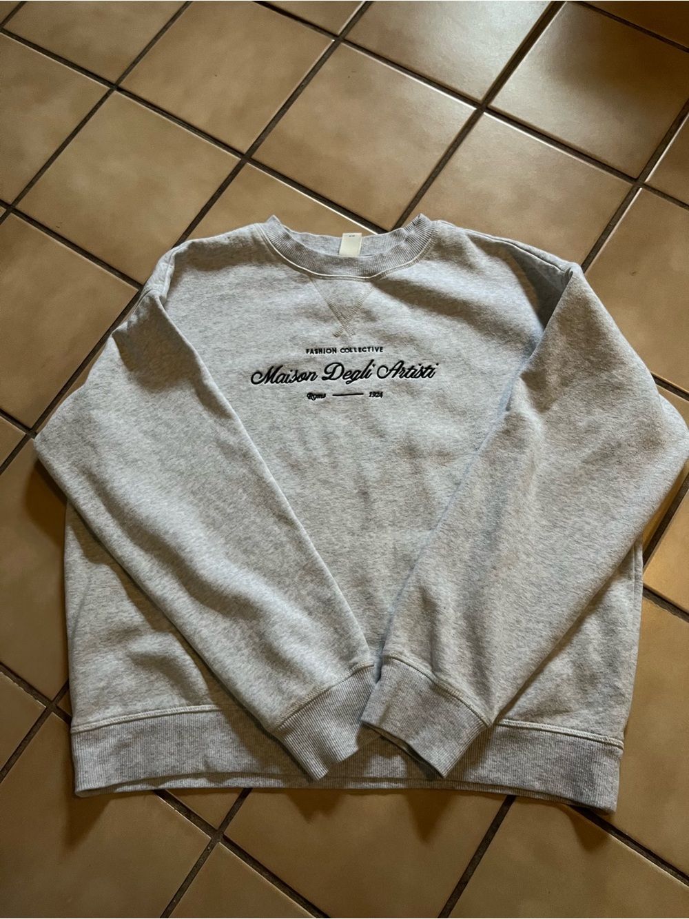Women’s Gray Crewneck Sweatshirt